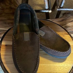 Mens brown slippers never worn